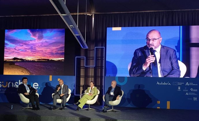 El director general del Mar Menor, Víctor Serrano, puso en valor, durante su participación el pasado jueves en la mesa redonda del 'SUN&BLUE Congress' de Almería