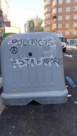 Pintadas vandálicas en la ciudad.