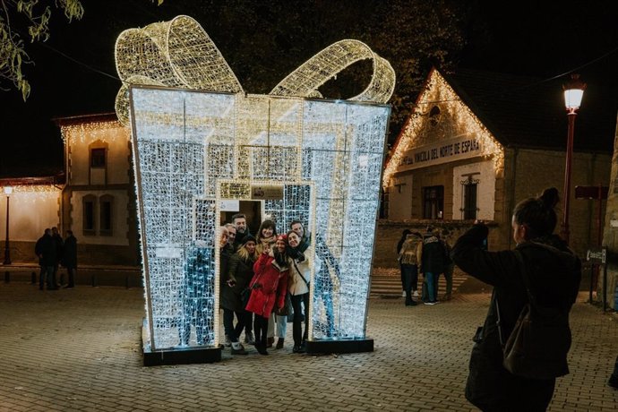 Archivo - El Barrio de la Estación prende su Navidad