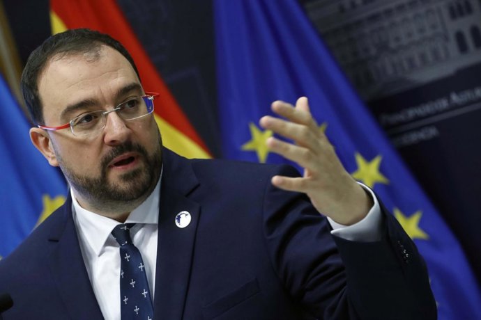 Adrián Barbón en rueda de prensa tras el consejo de Gobierno.