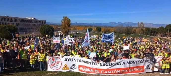 Una imagen de la protesta de vecinos de Montecarmelo contra el cantón.