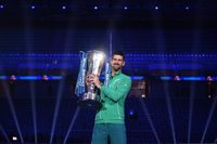 Un Djokovic leyenda vuelve a ser 'Maestro' ante Sinner