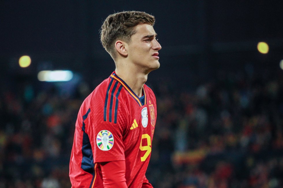 Gavi durante el España-Georgia de la fase de clasificación para la Eurocopa de 2024