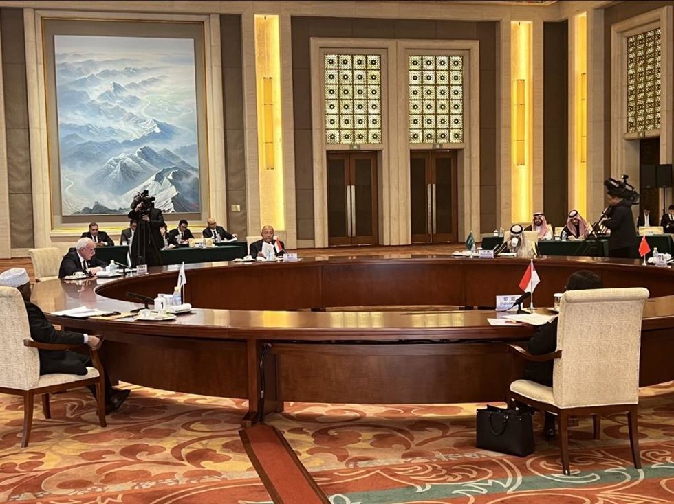 Reunión árabe-islámica con el ministro de Exteriores chino, Wang Yi, en Pekín