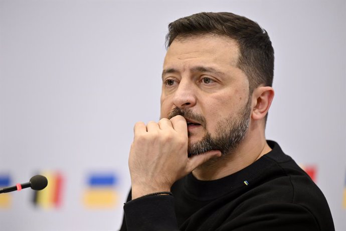Archivo - 11 October 2023, Belgium, Brussels: Ukraine's President Volodymyr Zelensky attends a press conference after his meeting with the Belguim Prime Minister De Croo. Photo: Eric Lalmand/Belga/dpa