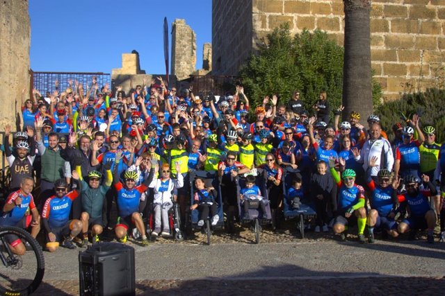 Cerca de 170 marchadores y ciclistas participaron en la sexta edición de la Total Solidaria, impulsada por Ceratizit en la localidad sevillana de Carmona.