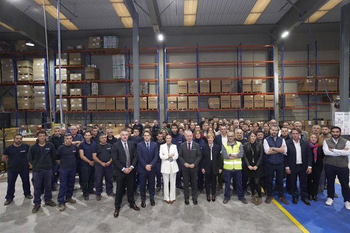 El Lehendakari, Iñigo Urkullu, y la consejera de Desarrollo Económico, Sostenibilidad y Medio Ambiente, Arantxa Tapia, visitan las instalaciones de Jeremias Chimney System en Iurreta