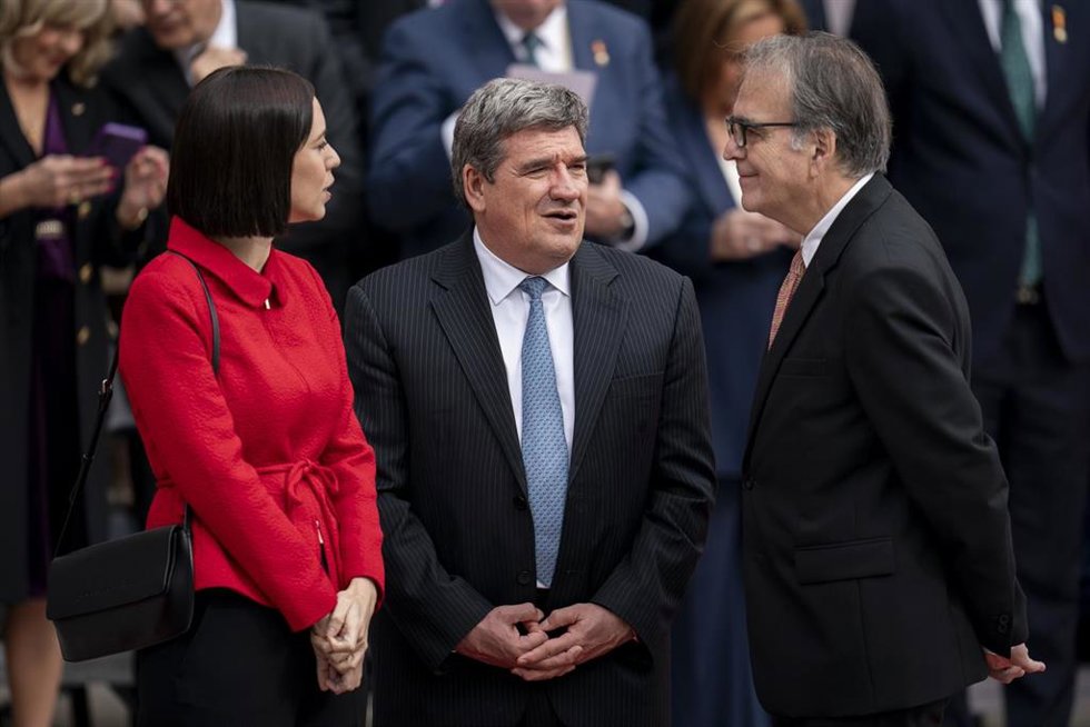 (I-D) La ministra de Ciencia e Innovación, Diana Morant; el ministro de Inclusión, Seguridad Social y Migraciones, José Luis Escrivá, y el ministro de Universidades, Joan Subirats,