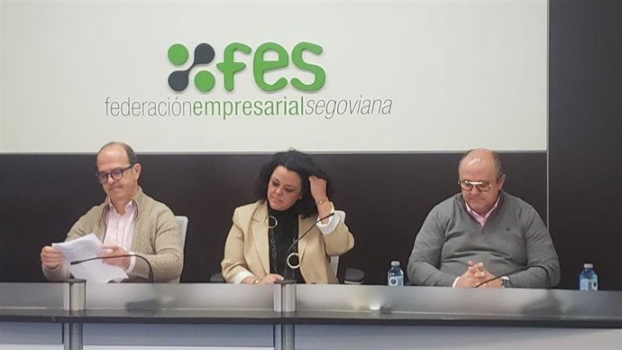 Luis García Patiño (izda), Rocío Ruiz y Félix del Barrio .