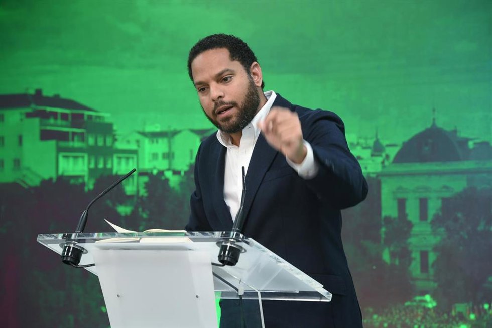 El secretario general de VOX, Ignacio Garriga, en una rueda de prensa
