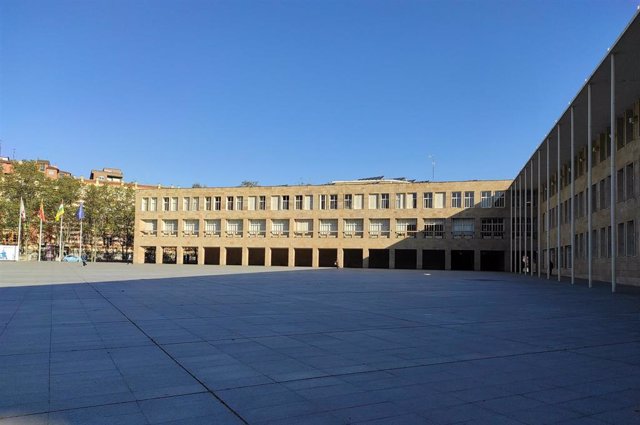 Archivo - Plaza del Ayuntamiento de Logroño