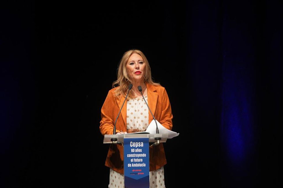 La consejera de Economía, Hacienda y Fondos Europeos de la Junta de Andalucía, Carolina España. interviene  el encuentro informativo sobre los 60 años de presencia de Cepsa en Andalucía.