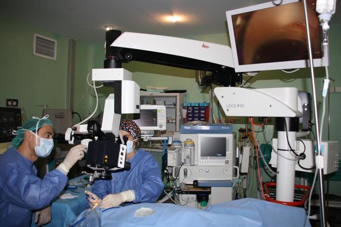 Archivo - Quirófano, operación, intervención.