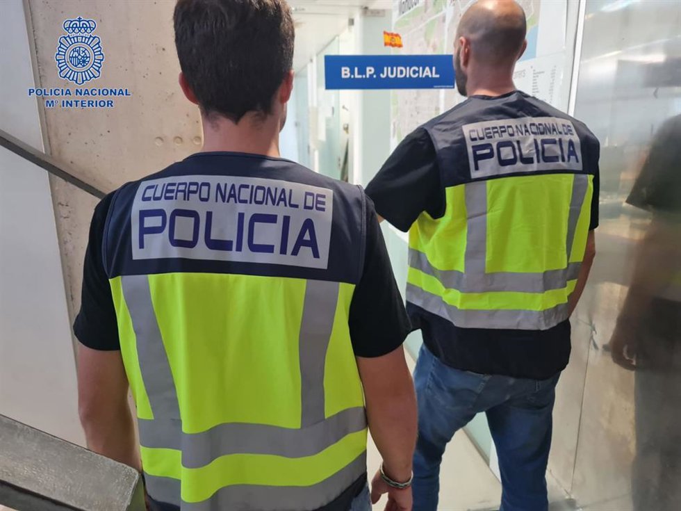 La Policía Nacional en Manacor detiene a un hombre por robo con fuerza y hurto