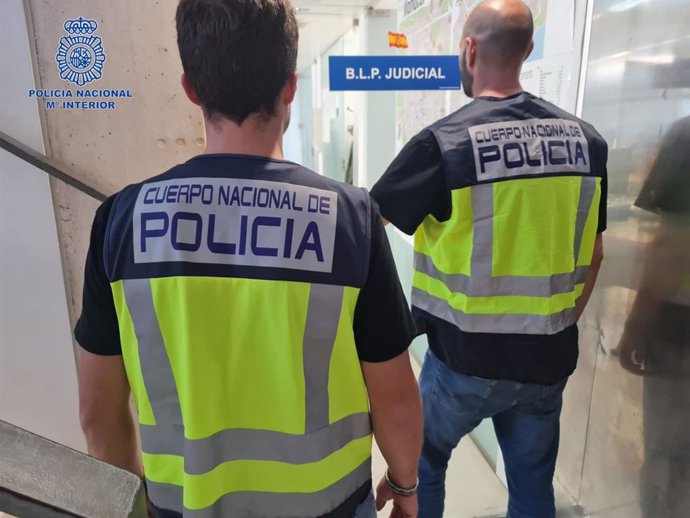 La Policía Nacional en Manacor detiene a un hombre por robo con fuerza y hurto