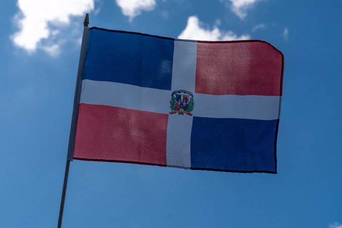 Archivo - August 13, 2023, New York, New York, United States: Dominican Republic national flag waves during Dominican Day Parade on 6th avenue in New York. Dominican Republic President Luis Abinader and First Lady Raquel Arbaje joned thousands of particip