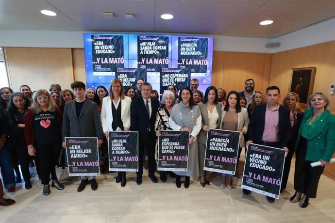 Presentación de la campaña 'Habla, actúa, denuncia por ellas', consensuada por las diputaciones andaluzas por el 25N