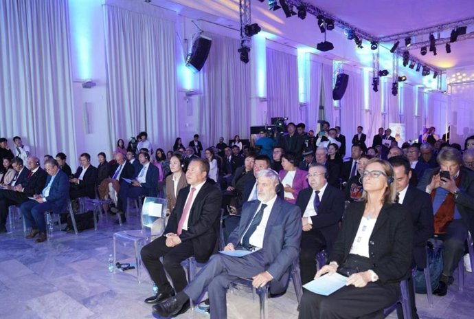 Guests from China and Italy attended a cultural exchange event featuring conversations between China and Italy, November 16, 2023.