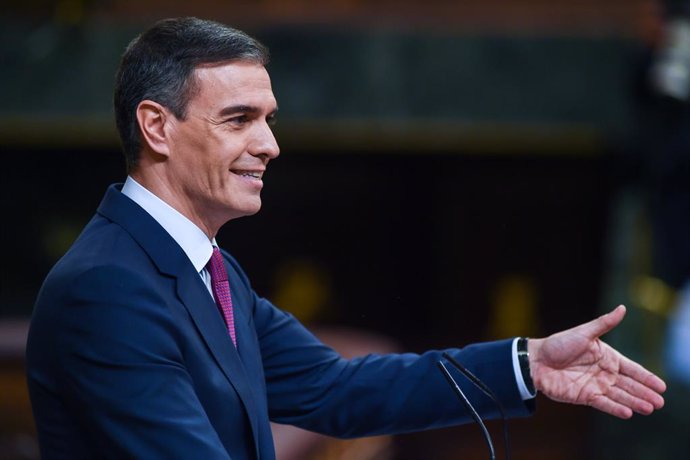 El presidente del Gobierno en funciones y candidato a la reelección, Pedro Sánchez, interviene durante la primera sesión del debate de investidura como presidente de Gobierno, en el Congreso de los Diputados, a 15 de noviembre de 2023, en Madrid (España