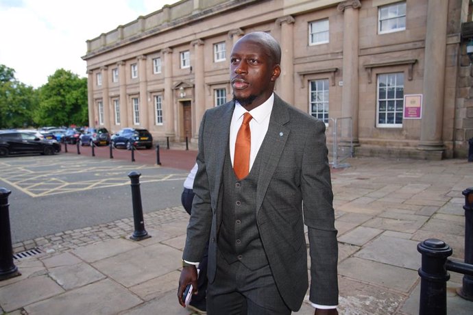 Archivo - Manchester City footballer Benjamin Mendy arrives at Chester Crown Court, where he is appearing accused of rape and attempted rape
