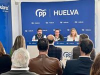 El PP señala que Huelva tiene un presidente en la Junta "que busca soluciones" mientras que "Sánchez la olvida"
