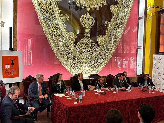 Presentación del programa de becas 'Estudiantes'.
