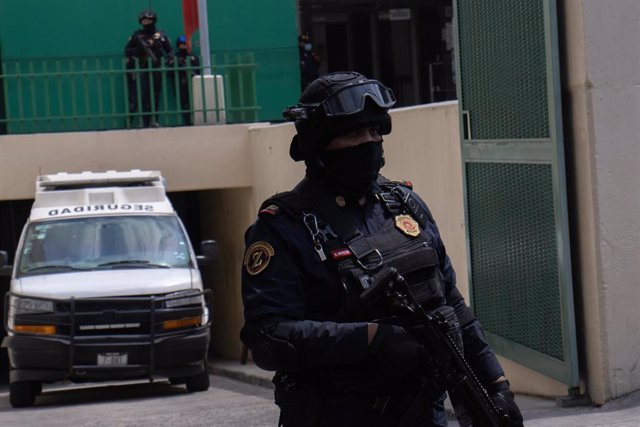 Archivo - Agentes de Policía de México