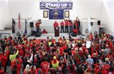 Foto: EEUU.- Los miembros del sindicato de trabajadores del motor de EEUU ratifican el acuerdo para acabar con la huelga