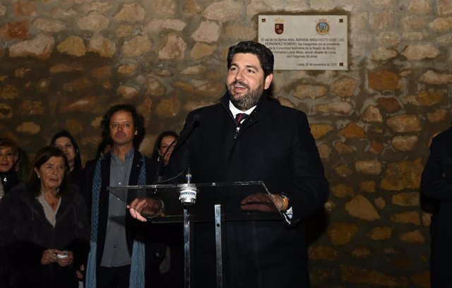El presidente del Gobierno de la Región de Murcia, Fernando López Miras, inaugura el vial de los Barrios Altos de Lorca