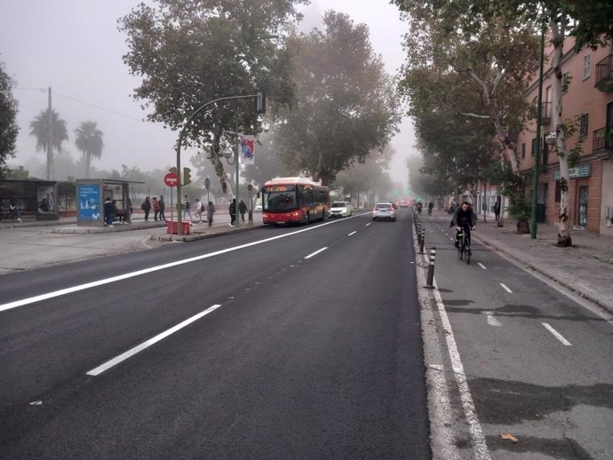 La calle Resolana recién reasfaltada por el Ayuntamiento de Sevilla.