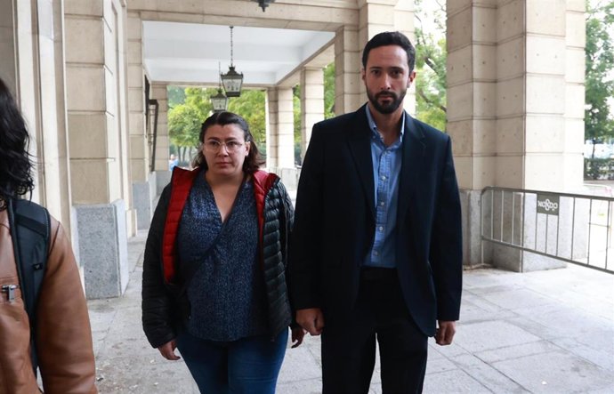 Valtnyc a su llegada a la Audiencia Provincial