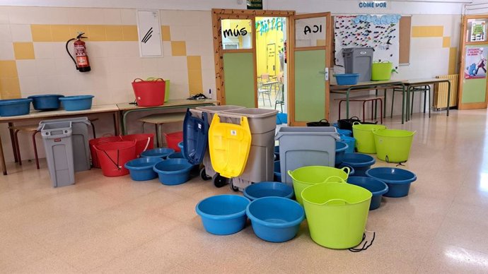 L'AMPA del CEIP Enric Valor i Vives de Manises exigeix la "reparació urgent" de "goteres i desperfectes"