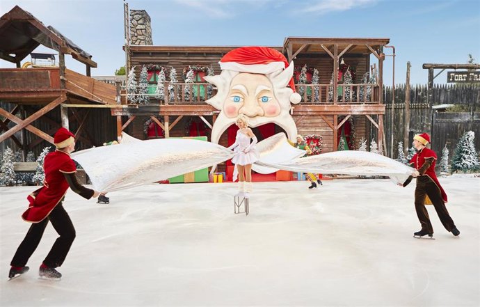 Archivo - Uno de los espectáculos de la campaña de Navidad de PortAventura World.