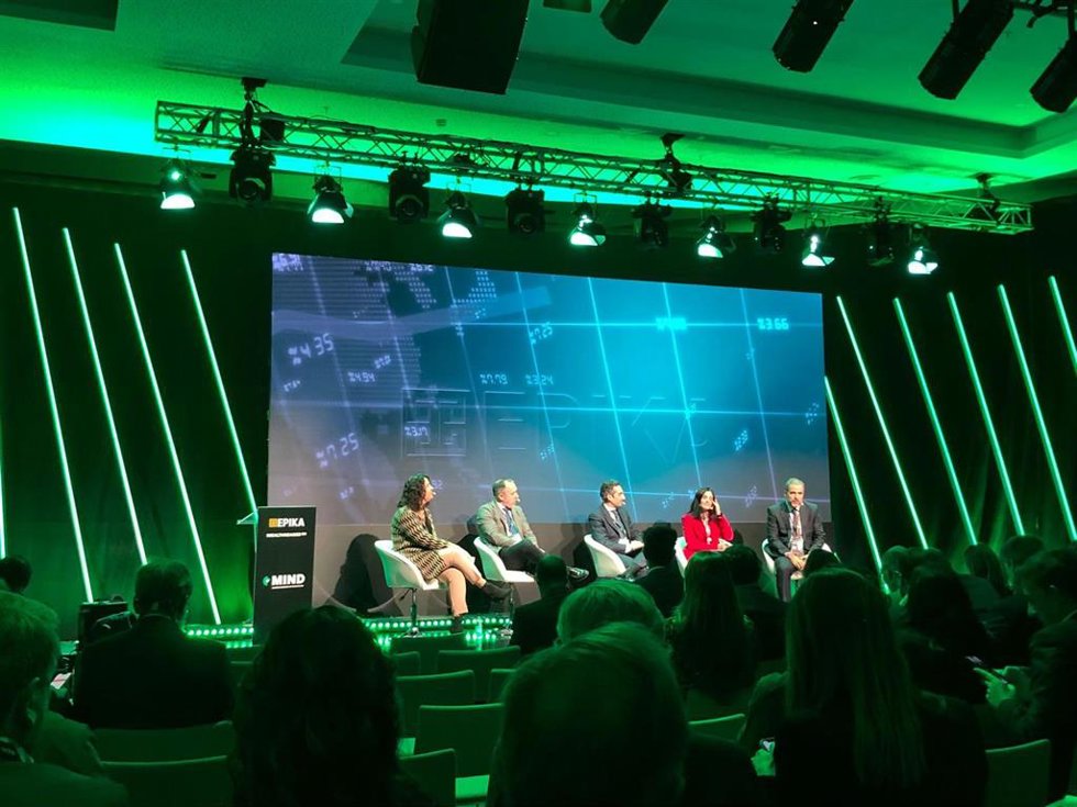 Mesa redonda de banca privada con los representantes de Banco Santander, BBVA, Banco Sabadell y Caixabank en MIND (Madrid Investor Networking Day).