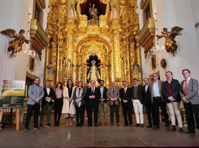 El presidente de la Diputación de Córdoba, Salvador Fuentes (centro), en la inauguración de las III Jornadas de Patrimonio Barroco.