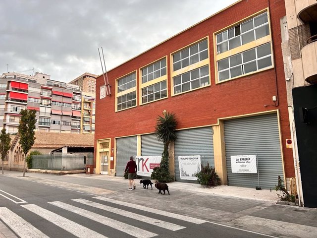 Archivo - Edificio de la plaza Séneca donde el Ayuntamiento de Alicante instalará el Centro de Inteligencia del Agua.
