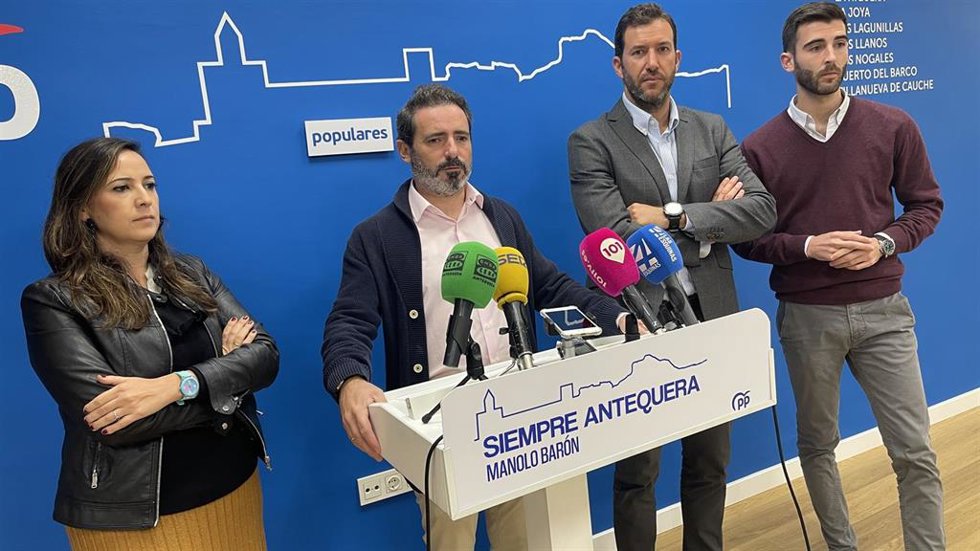 El secretario general del PP de Málaga, José Ramón Carmona, en rueda de prensa