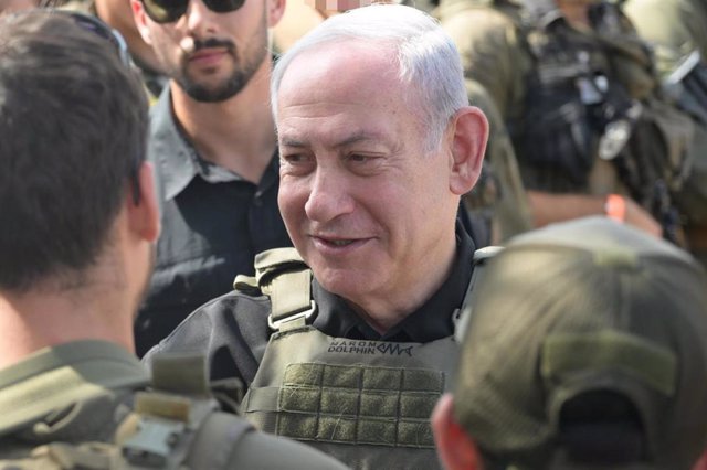 El primer ministro de Israel, Benjamin Netanyahu, durante una reunión con militares en el norte del país