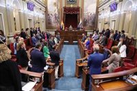 El Parlamento de Canarias suspende hasta el jueves el Pleno en señal de luto por el fallecimiento de Saavedra
