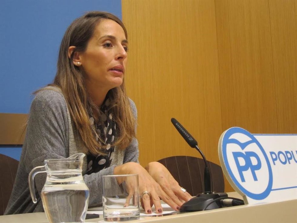Archivo - La portavoz adjunta del PP en las Cortes de Aragón, María Navarro.