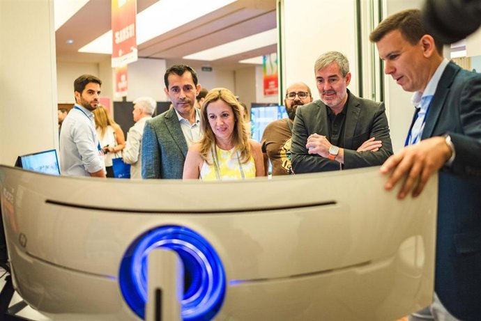 La presidenta de la Corporación insular, Rosa Dávila, y el presidente del Gobierno de Canarias, Fernando Clavijo, durante el evento