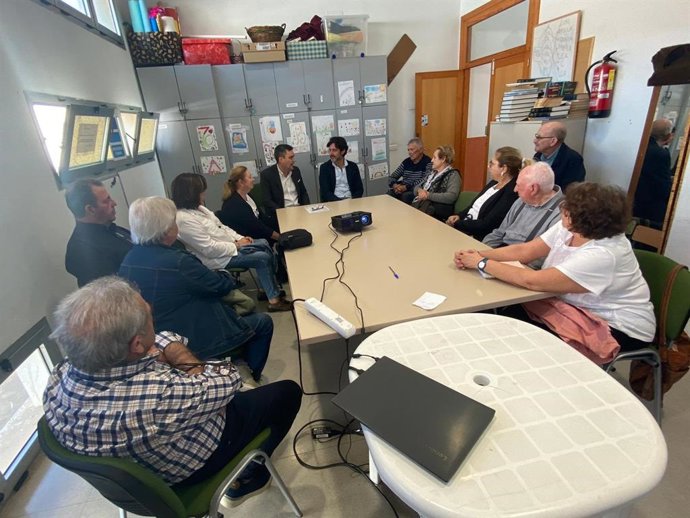 El diputado de Centros Asistenciales, Tercer Sector y Cooperación Internacional, Francisco José Martín, ha visitado las instalaciones de la asociación situadas en Málaga capital
