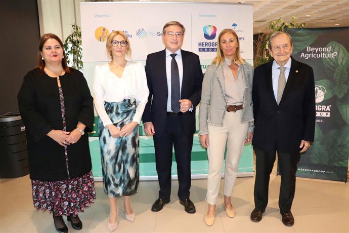 Concepción Gallardo, Ana María Vielba, Rafael Carmona, Amelia Martínez y Augusto Jannone.