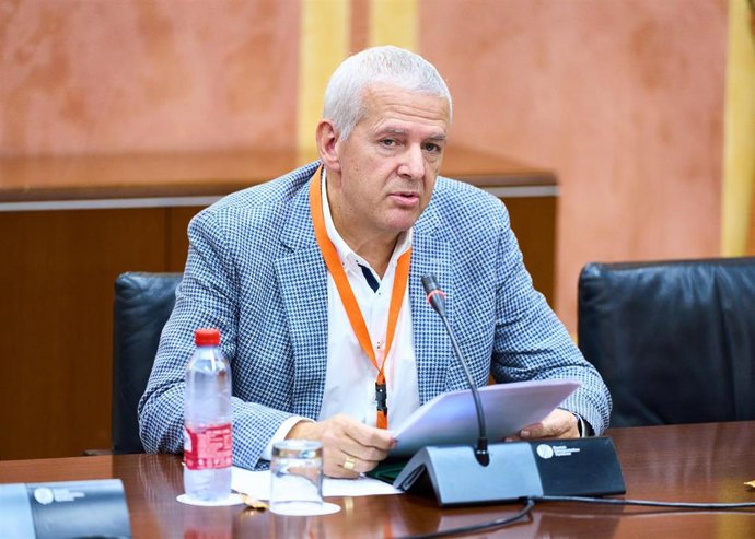El secretario general del Sindicato de Enfermería, Satse, en Andalucía, José Sánchez Gámez, comparece en el Parlamento en relación con el presupuesto 2024 para Andalucía