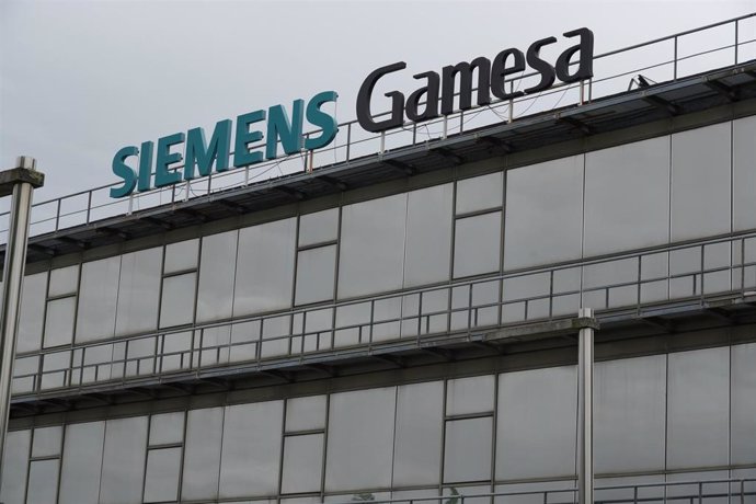 Archivo - Fachada del edificio de Siemens Gamesa el mismo día en que UGT y CCOO han mostrado su preocupación por la Oferta Pública de Adquisición (OPA) que ha lanzado Siemens Energy sobre Siemens Gamesa, en el Parque Tecnológico de Zamudio, a 23 de mayo