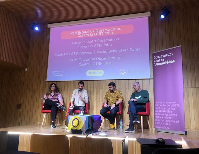 Ikusgune, de Euskadi, y Observatori contra l'homofobia, de Catalunya, han firmado un convenio para el impulso de la primera red de Observatorios contra la Lgtbifobia del Estado