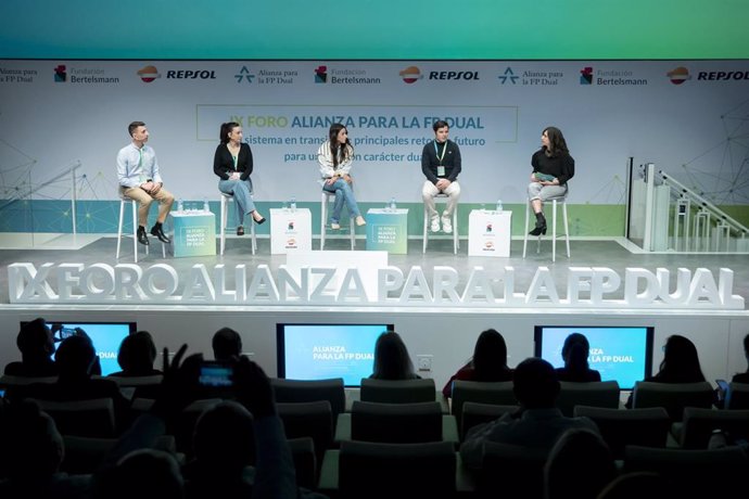 La primera jornada del IX Foro de la Alianza para la Formación Profesional Dual (FP), que se celebra en Madrid, bajo la organización de la Fundación Bertelsmann y Repsol