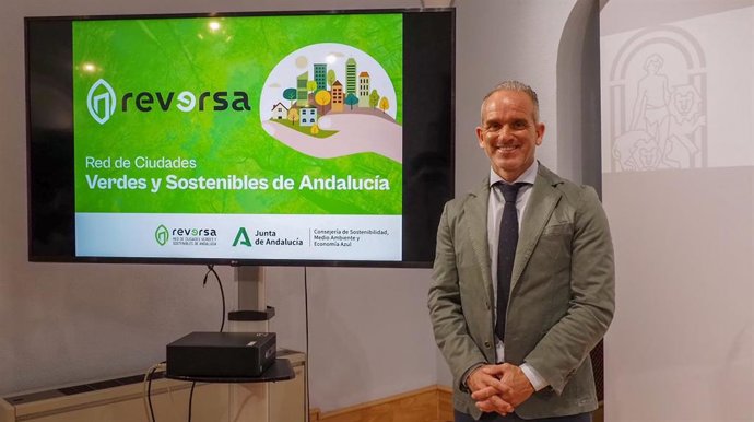 El delegado de Sostenibilidad, Medio Ambiente y Economía Azul de la Junta en Córdoba, Rafael Martínez, en rueda de prensa.