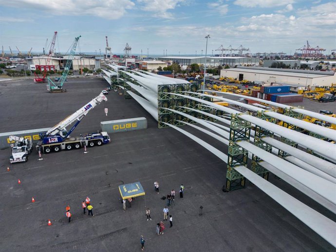 Archivo - Palas de aerogeneradores en Australia