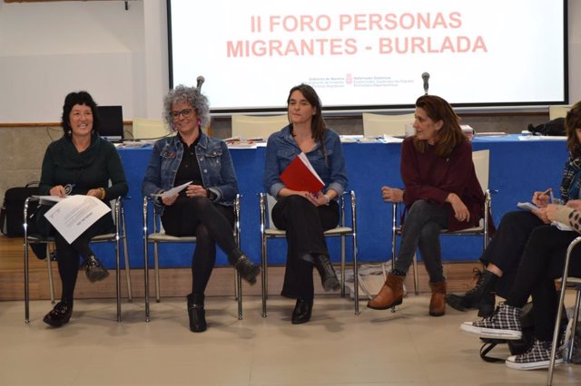 La vicepresidenta tercera y consejera de Vivienda, Juventud y Políticas Migratorias del Gobierno de Navarra, Begoña Alfaro, participa en el Foro de Personas Migrantes.